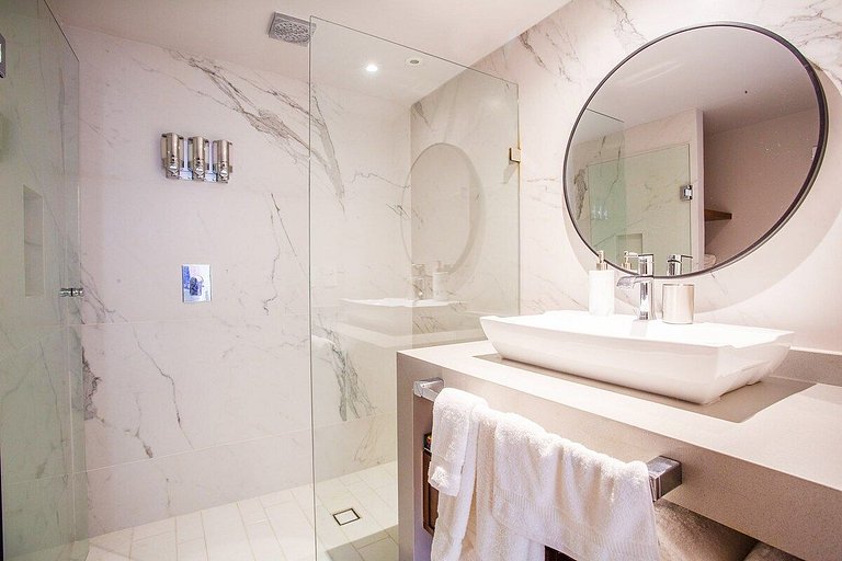 Condo Frente al Mar · Alberca, Jacuzzi y Vistas