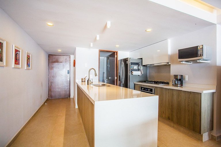 Oceanfront Condo · Pool, Hot Tub & Sunset Views