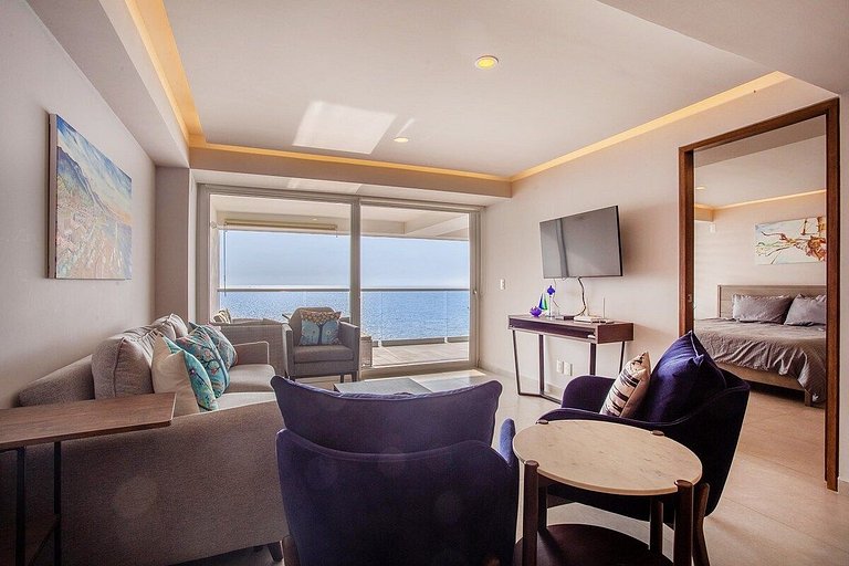 Oceanfront Condo · Pool, Hot Tub & Sunset Views