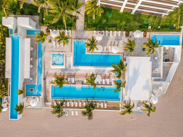 Oceanfront Condo · Pool, Hot Tub & Sunset Views