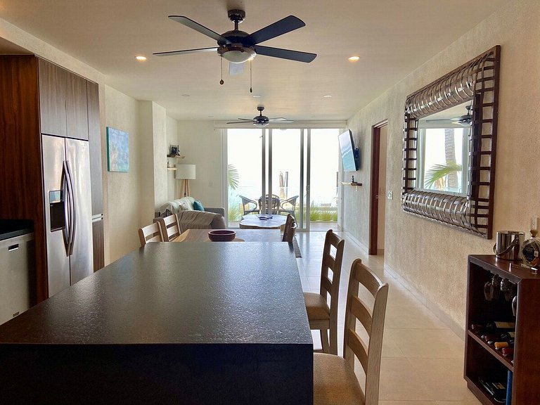 Condo Frente al Mar con Alberca, Gimnasio y Playa