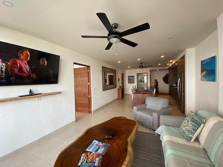Oceanfront Condo with Pool, Gym & Beach Access