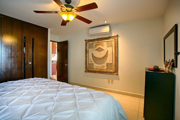 Oceanview Condo with Terrace, Pool & Beach Access