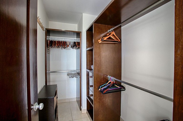 Oceanview Condo with Terrace, Pool & Beach Access