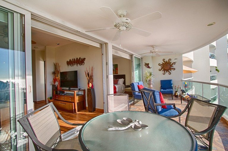 Oceanview Condo with Terrace, Pool & Beach Access