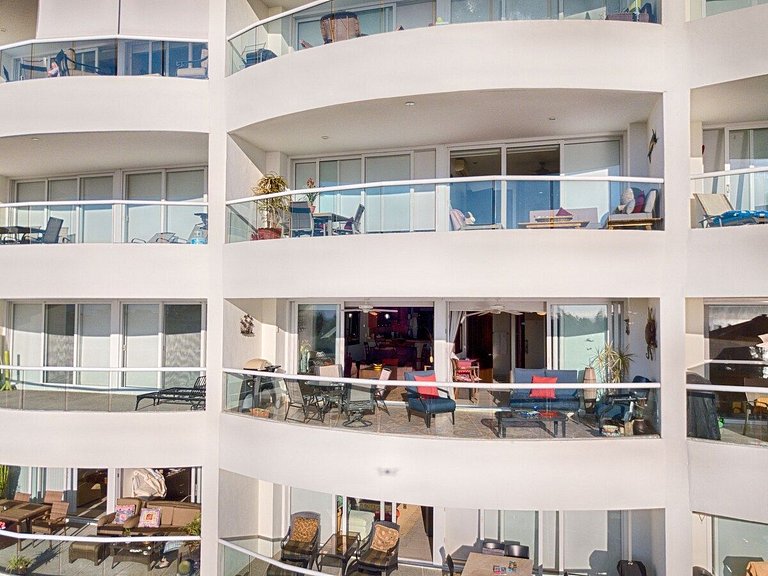 Terraza en Piso 5, Vista a la Bahía y Albercas