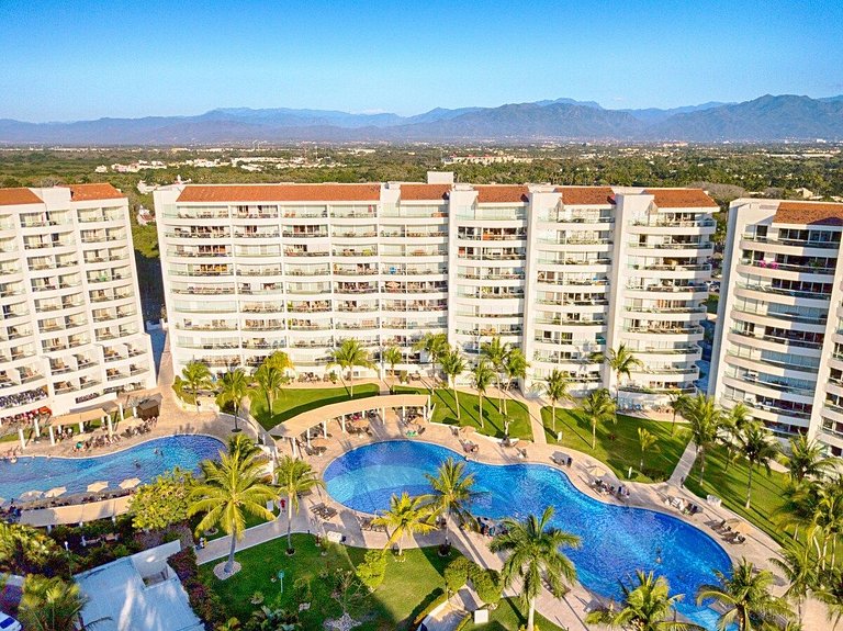 Terraza en Piso 5, Vista a la Bahía y Albercas