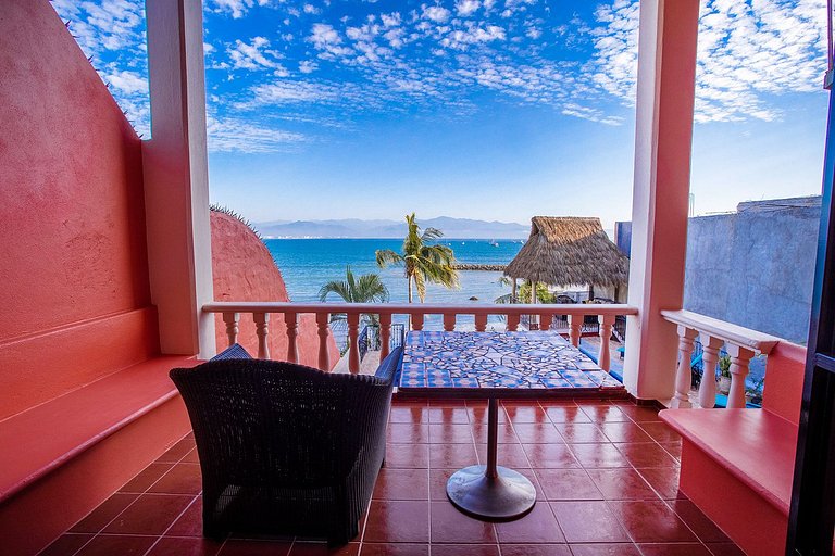 Vista a la Bahía de Banderas, Alberca y Playa