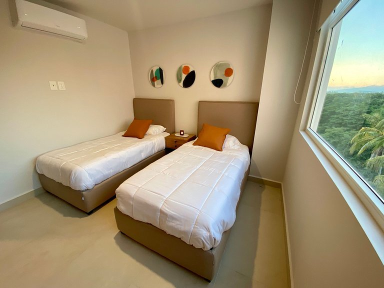 Relaxing Stay, Pool, Balcony, Near Beach & Dining