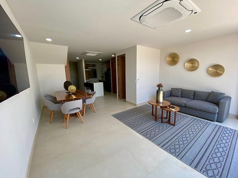 Relaxing Coastal Stay with Pool Near the Beach