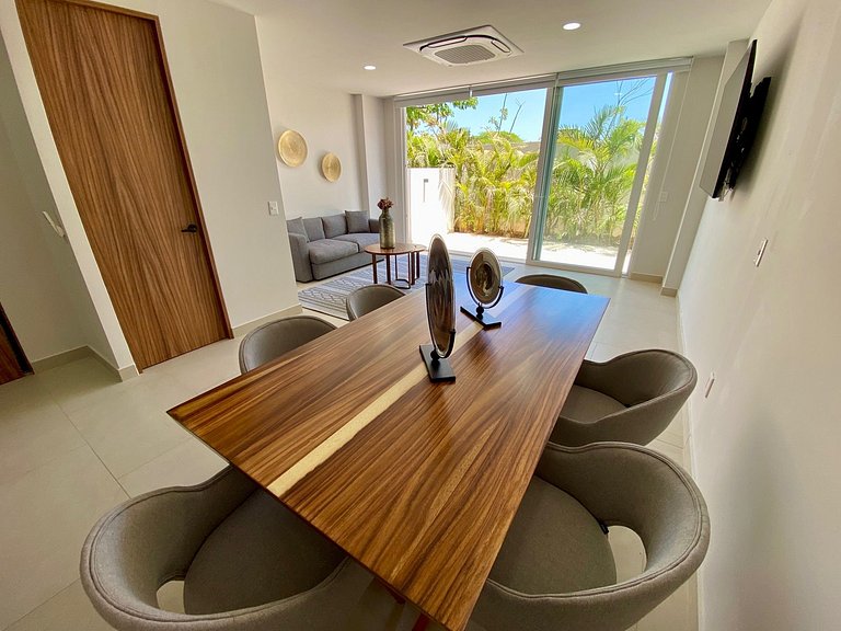 Relaxing Coastal Stay with Pool Near the Beach