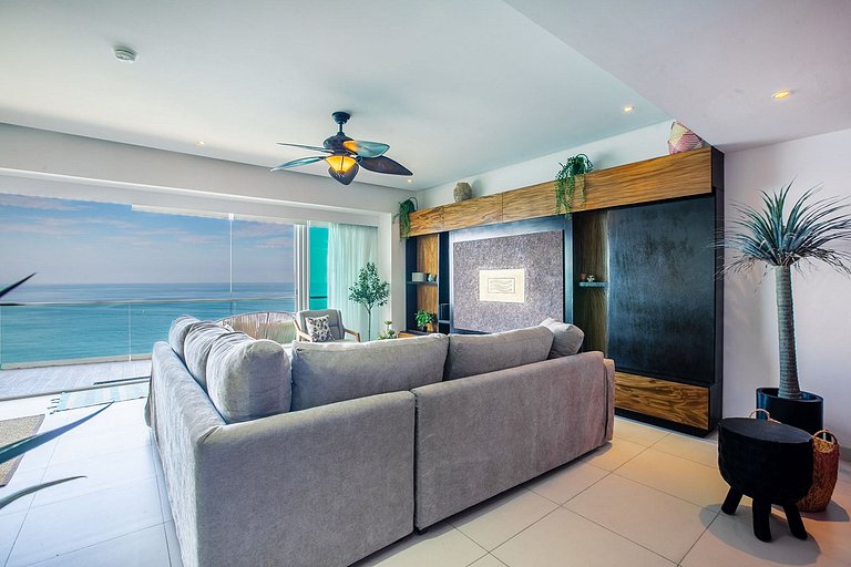 Icon Vallarta Beachfront, Infinity Pool & Cinema