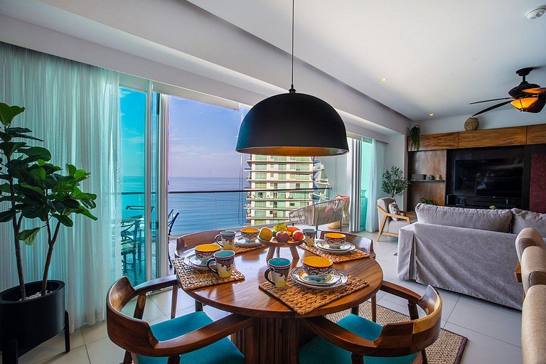 Icon Vallarta Beachfront, Infinity Pool & Cinema