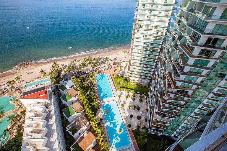 Icon Vallarta Frente al Mar, Alberca y Cine