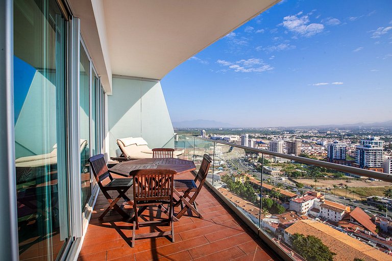 Icon Vallarta Beachfront, Infinity Pool & Cinema