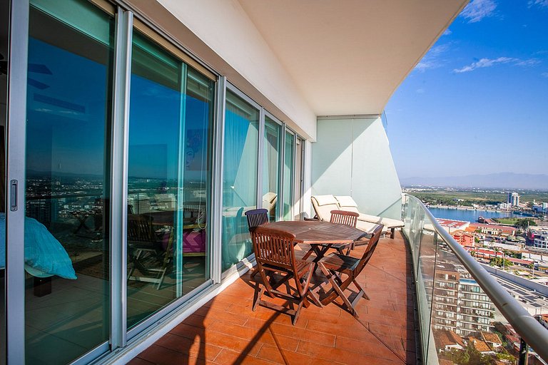 Icon Vallarta Frente al Mar, Alberca y Cine