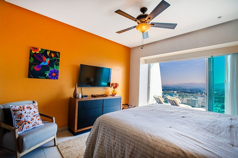 Icon Vallarta Beachfront, Infinity Pool & Cinema