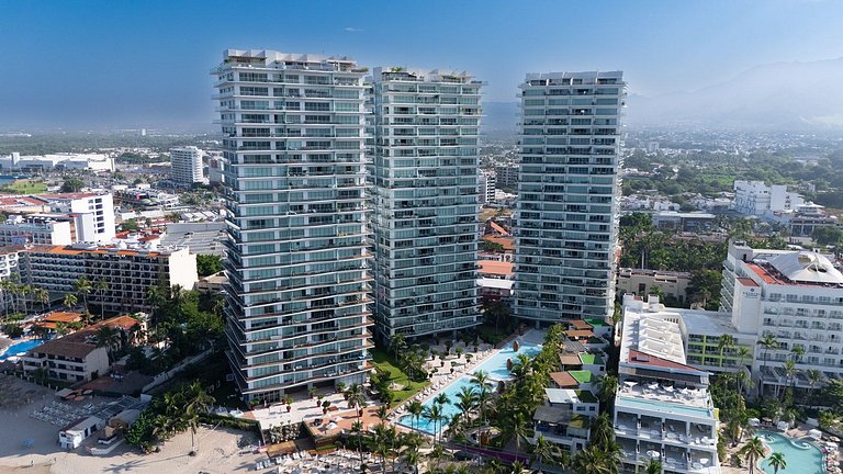 Icon Vallarta Beachfront, Infinity Pool & Cinema