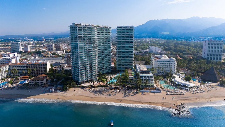 Oceanfront Views · Pools, Hot Tubs, Cinema & Gym