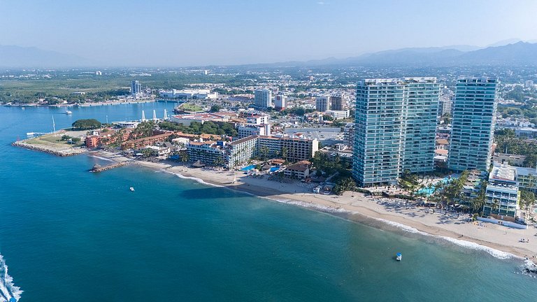 Icon Vallarta Frente al Mar, Alberca y Cine