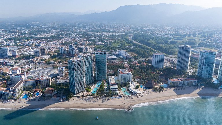 Vista al Mar · Albercas, Jacuzzis, Cine y Gimnasio