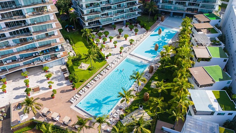 Icon Vallarta Beachfront, Infinity Pool & Cinema