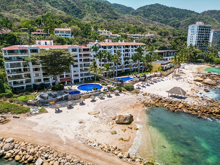 Oceanfront Condo w/ Private Terrace & Sunset Views