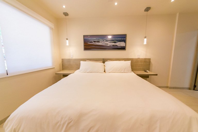 Oceanfront Condo w/ Private Terrace & Sunset Views