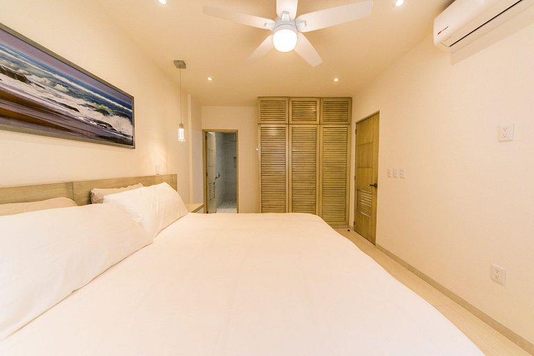Oceanfront Condo w/ Private Terrace & Sunset Views