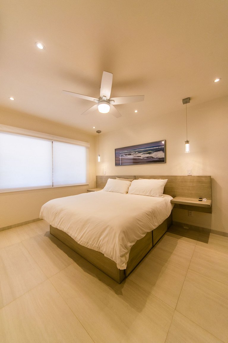 Oceanfront Condo w/ Private Terrace & Sunset Views
