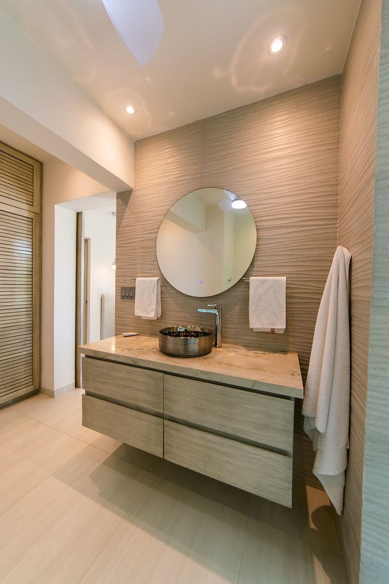 Oceanfront Condo w/ Private Terrace & Sunset Views
