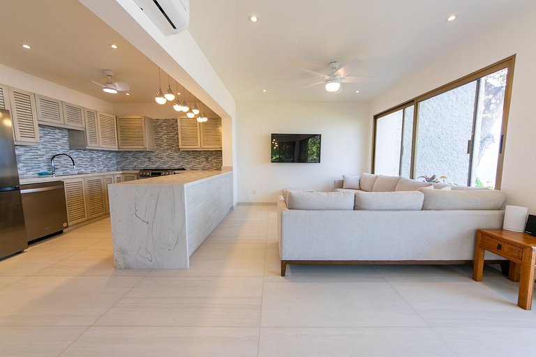 Oceanfront Condo w/ Private Terrace & Sunset Views