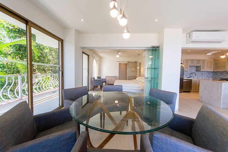 Oceanfront Condo w/ Private Terrace & Sunset Views