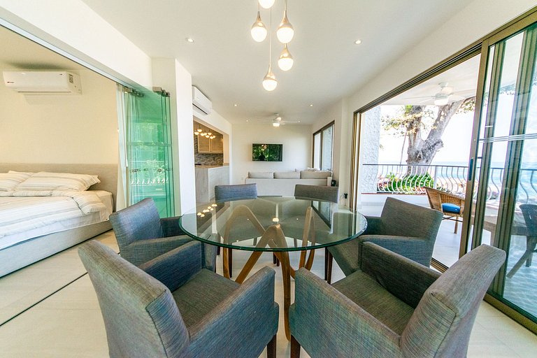 Oceanfront Condo w/ Private Terrace & Sunset Views