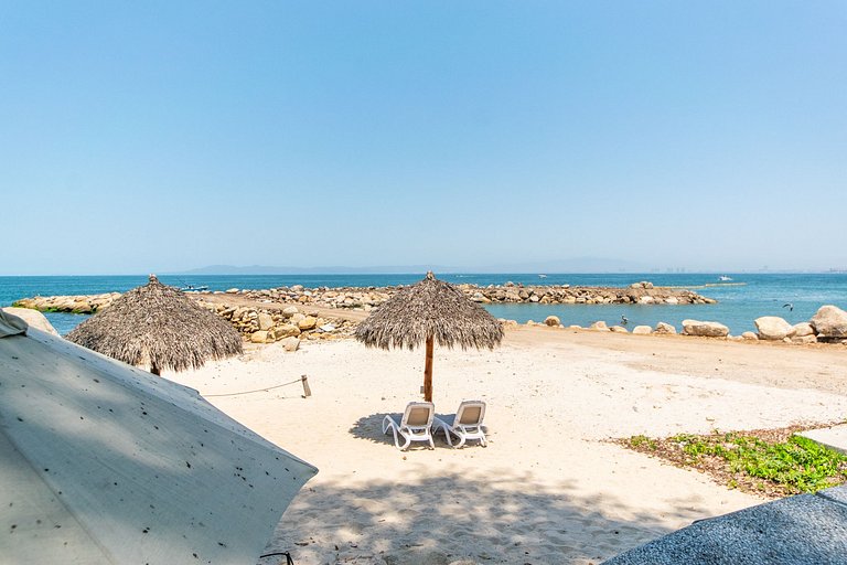 Oceanfront Condo w/ Private Terrace & Sunset Views