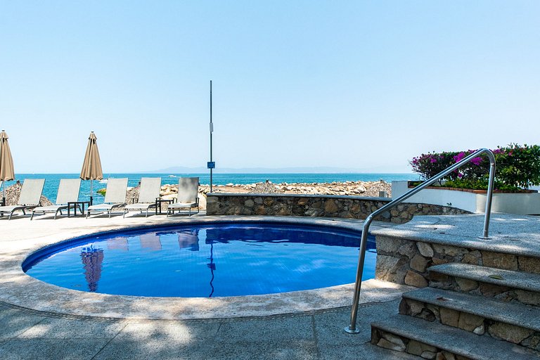 Oceanfront Condo w/ Private Terrace & Sunset Views