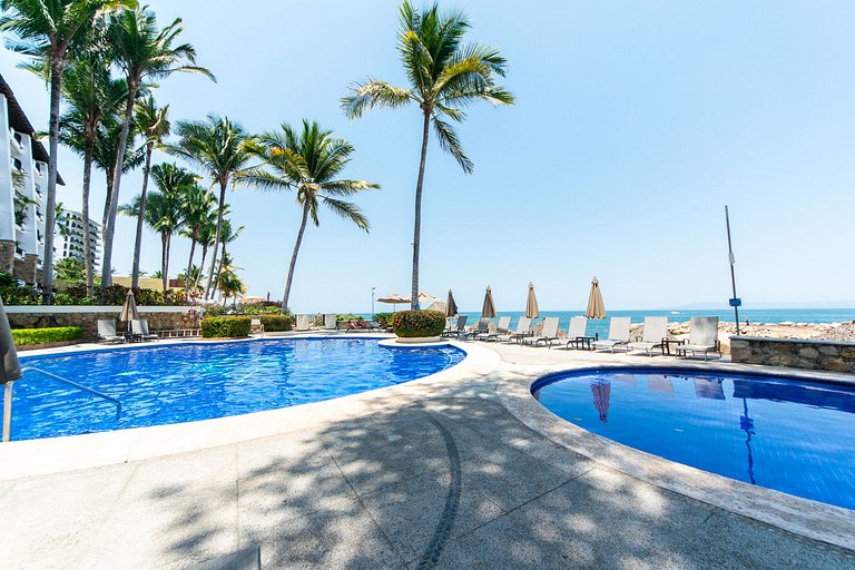 Oceanfront Condo w/ Private Terrace & Sunset Views