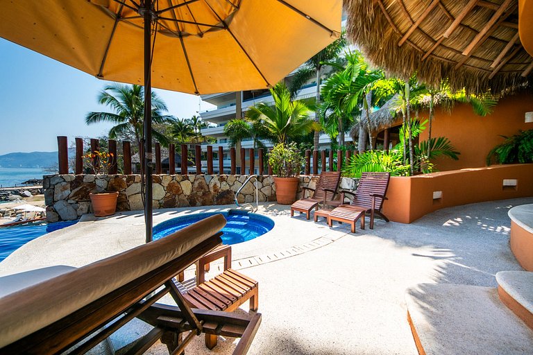 Oceanfront Escape with Los Arcos View - 3BR