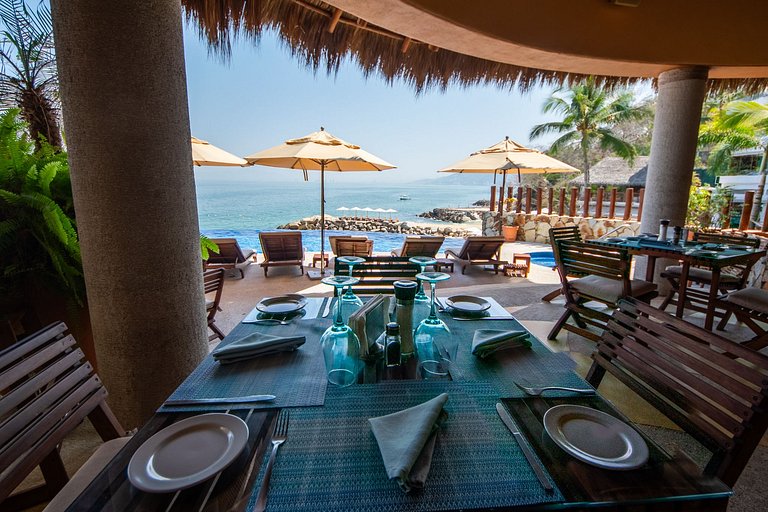 Oceanfront Escape with Los Arcos View - 3BR