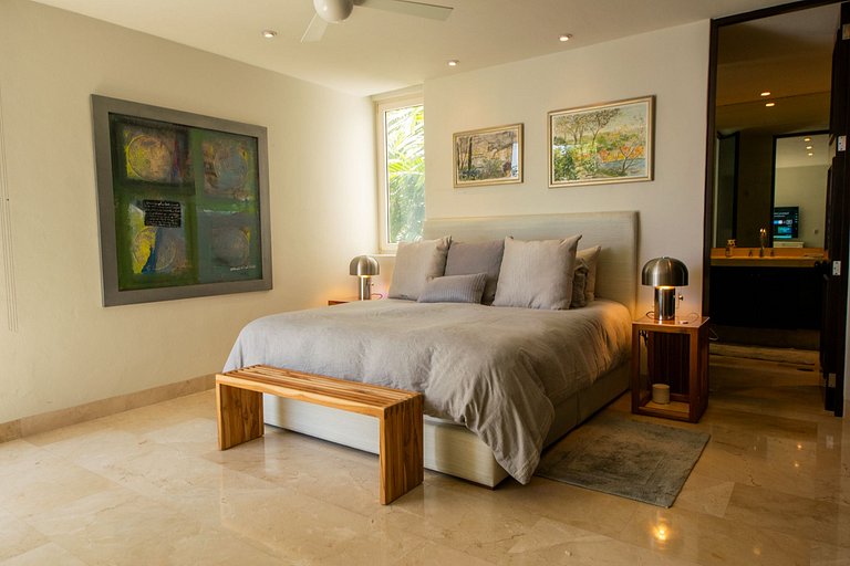 Oceanfront Escape with Los Arcos View - 3BR