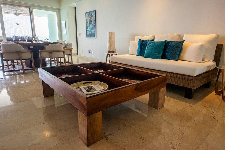 Oceanfront Escape with Los Arcos View - 3BR