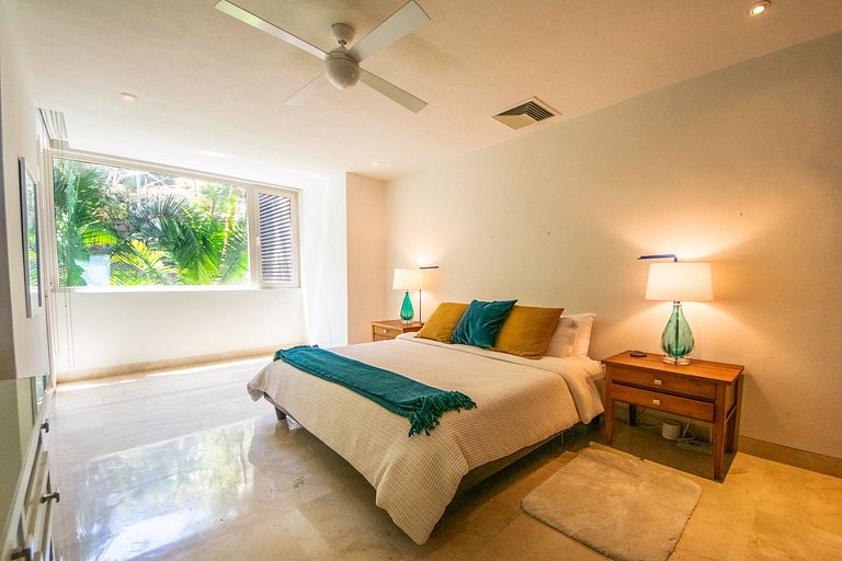 Oceanfront Escape with Los Arcos View - 3BR