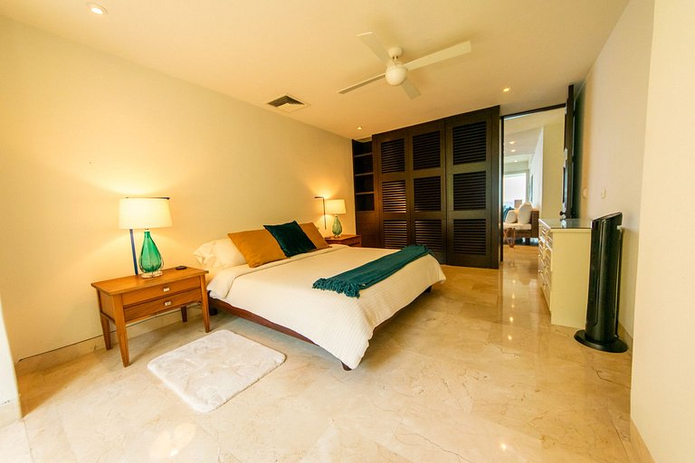 Oceanfront Escape with Los Arcos View - 3BR