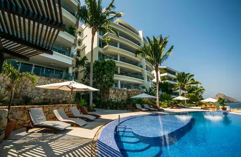 Condo Vista al Mar con Terraza, Alberca y Playa