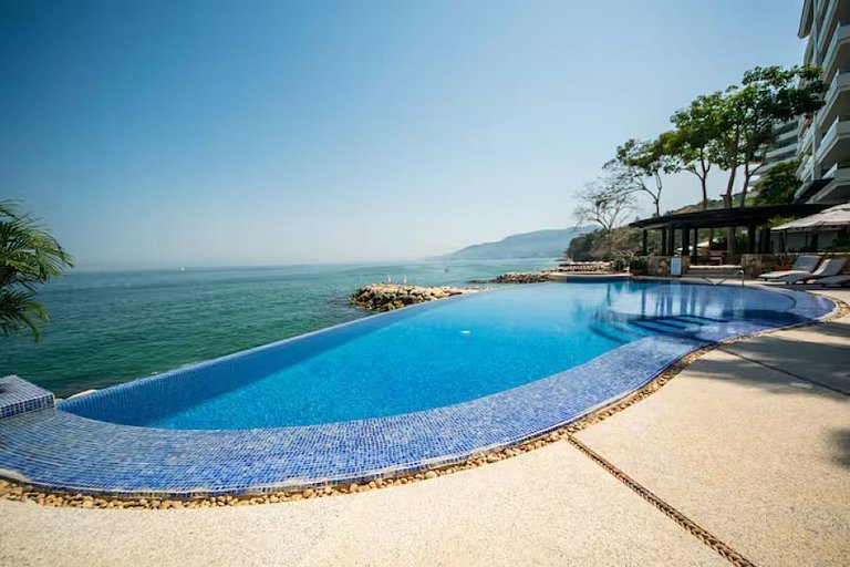 Condo Vista al Mar con Terraza, Alberca y Playa