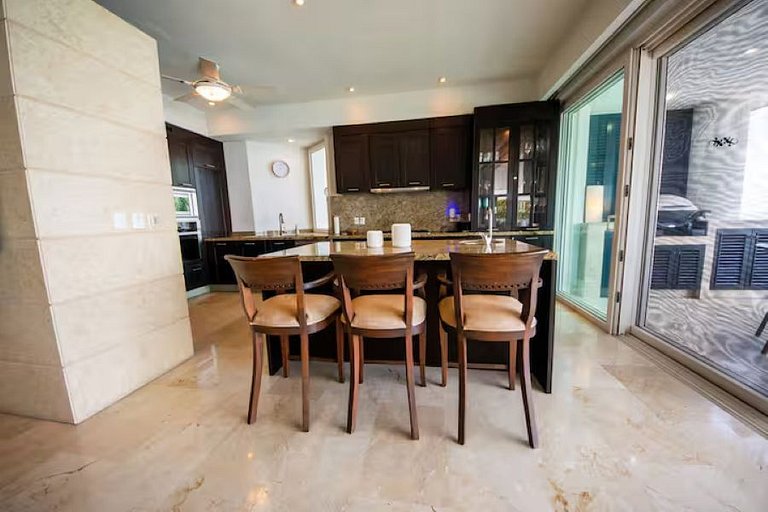Escape to Paradise with Ocean Views & Pool Access