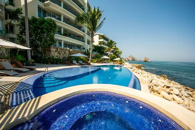 Condo Vista al Mar con Terraza, Alberca y Playa