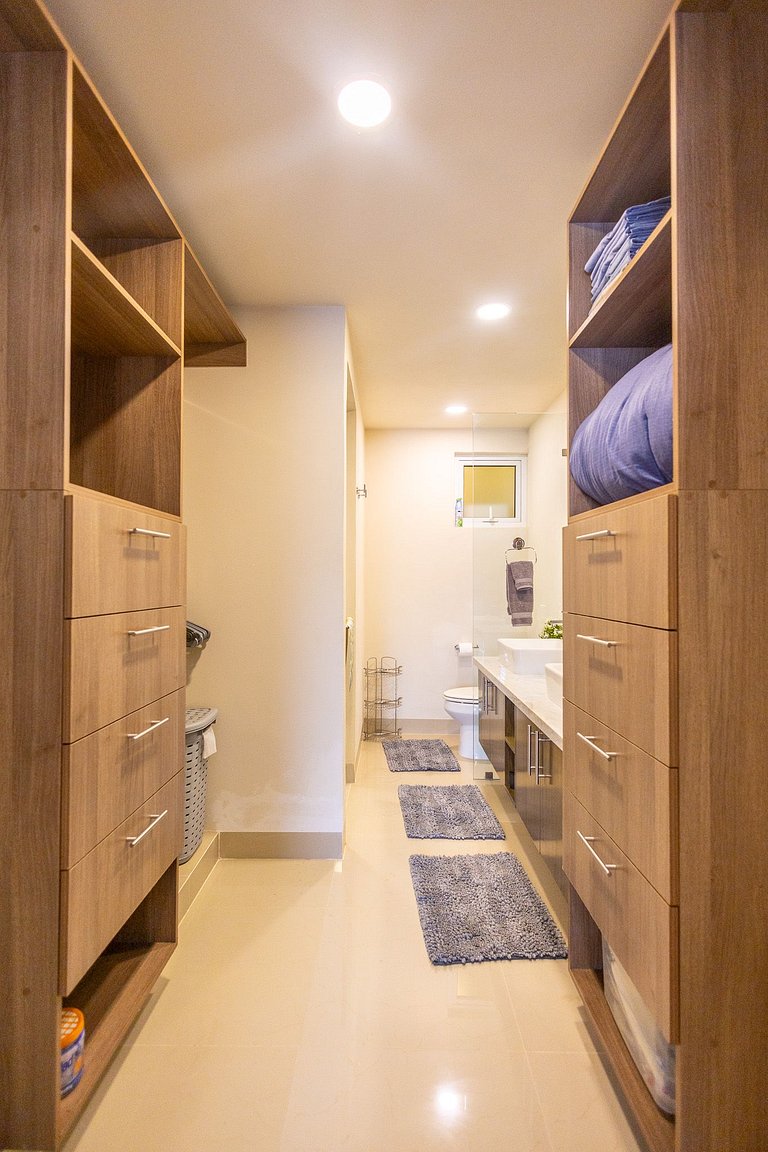 Modern Apartment w/ Pool, Gym, Near Vidanta World