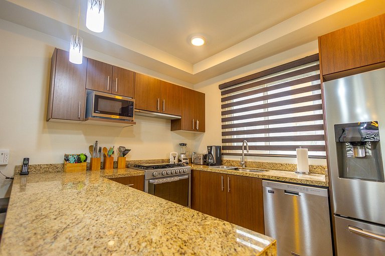 Modern Apartment w/ Pool, Gym, Near Vidanta World