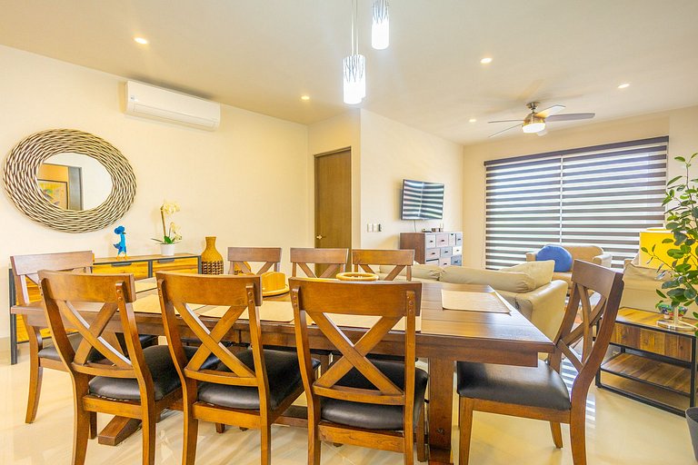 Modern Apartment w/ Pool, Gym, Near Vidanta World